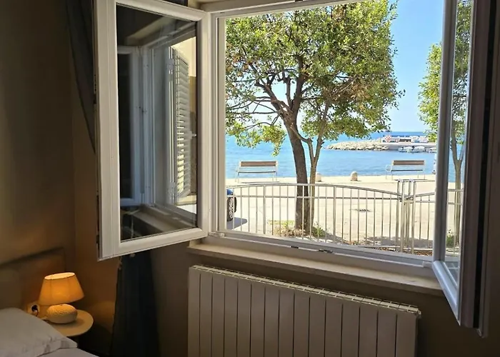 Seaside Apartments Petrcane
