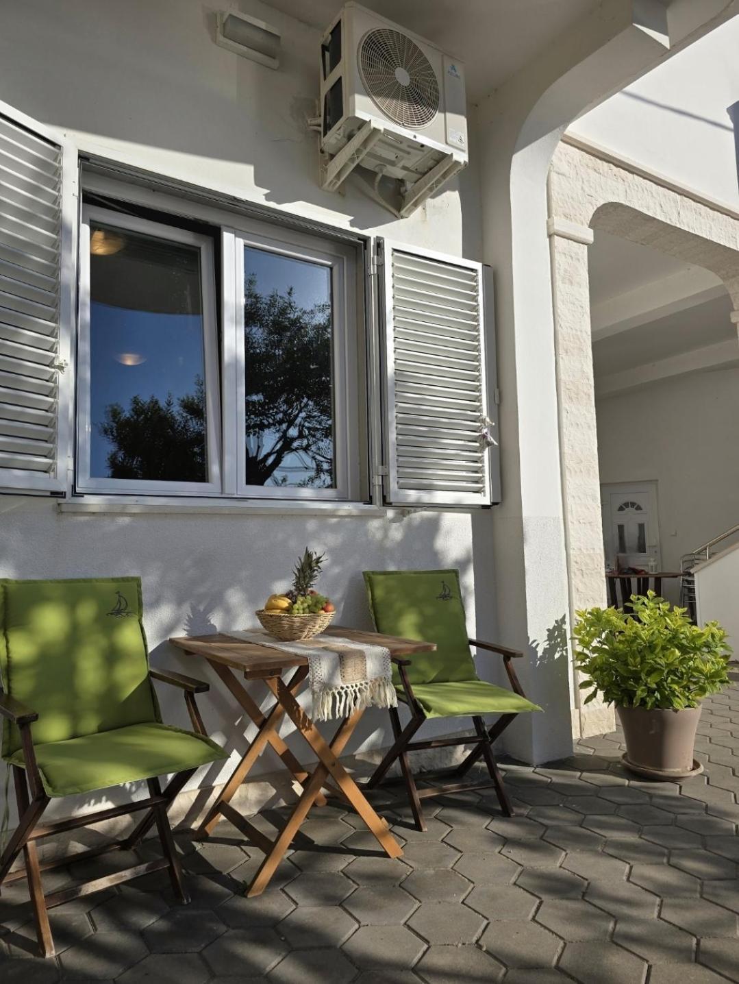 Seaside Apartment *