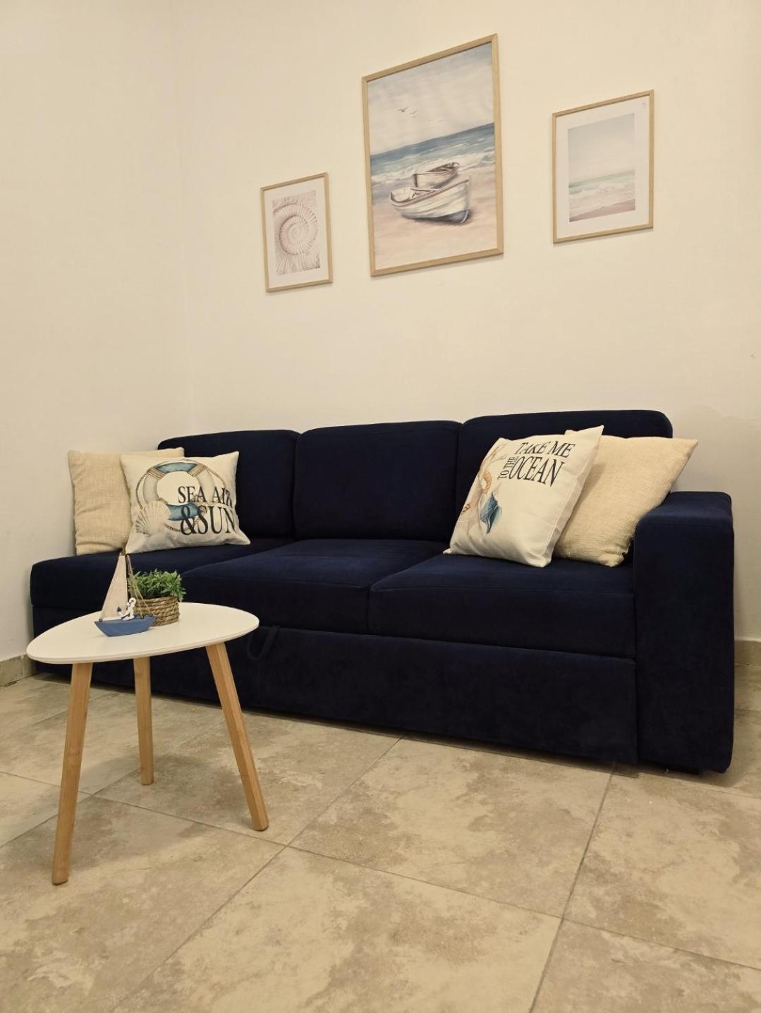 Seaside Apartment *